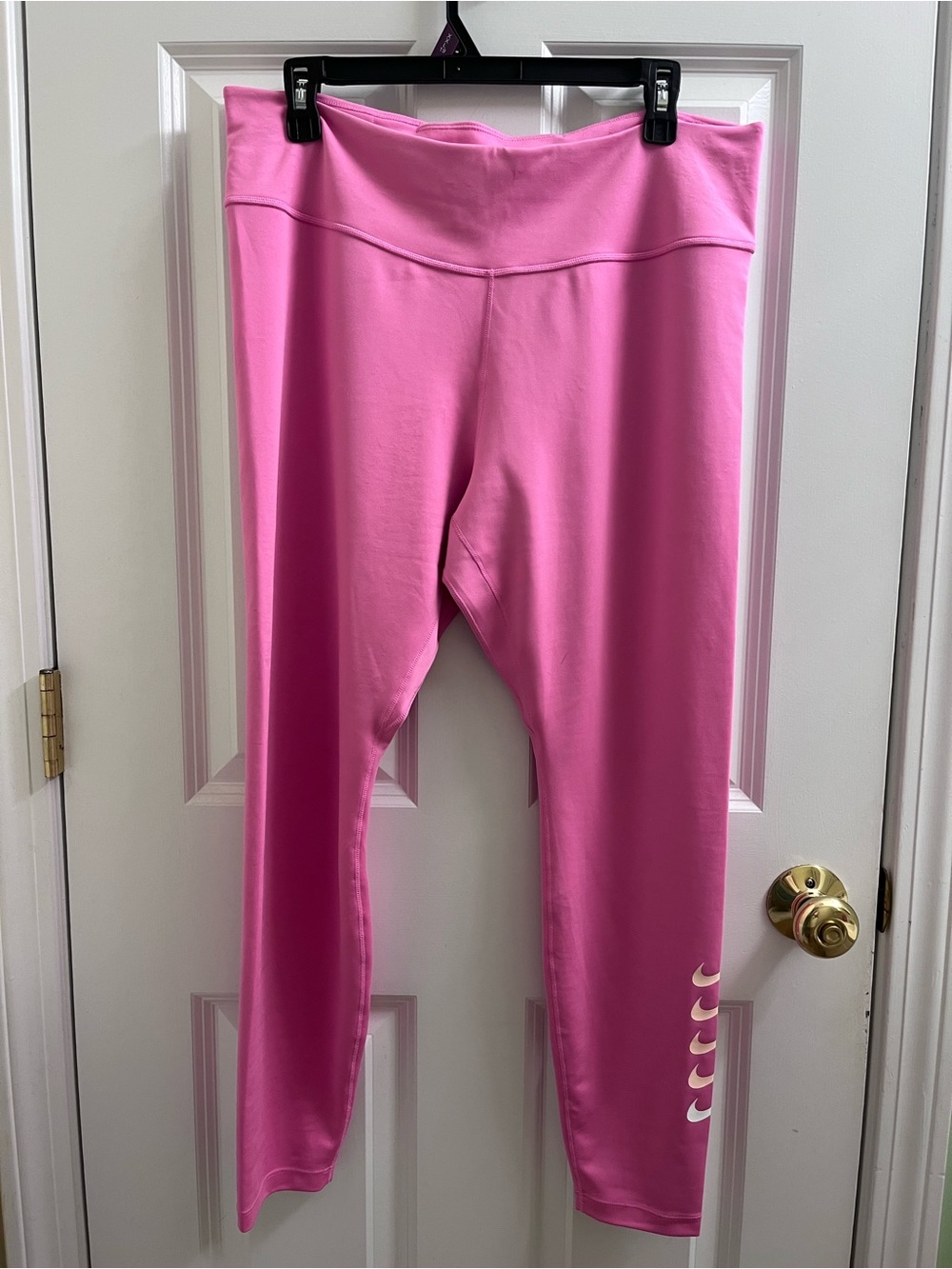 Nike Dri Fit Womens Bright Pink Athletic Leggings